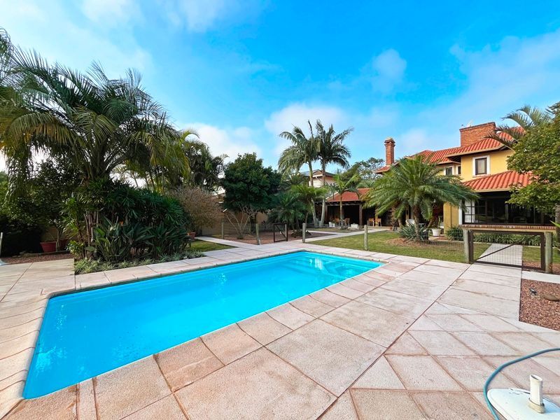Casa de Condomínio à venda com 3 quartos, 379m² - Foto 2