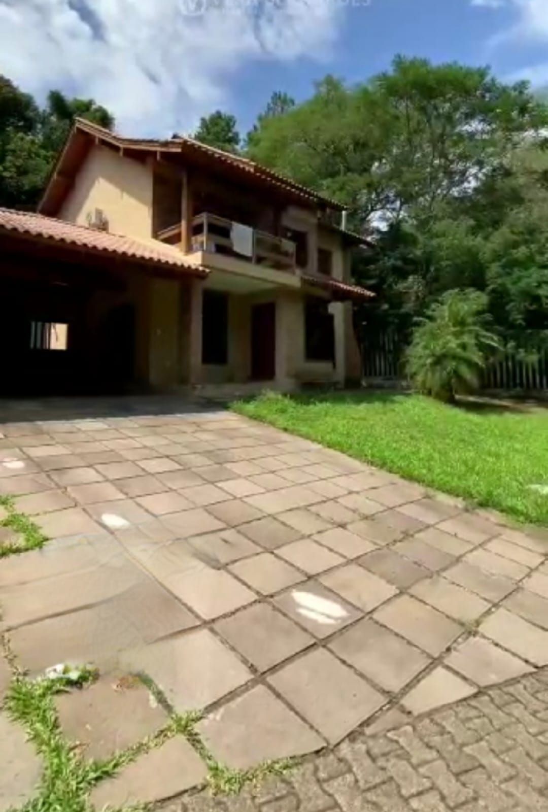Sitio Urbano zona sul de Porto Alegre com 10.480m² - grande potencial de valorizaçao
