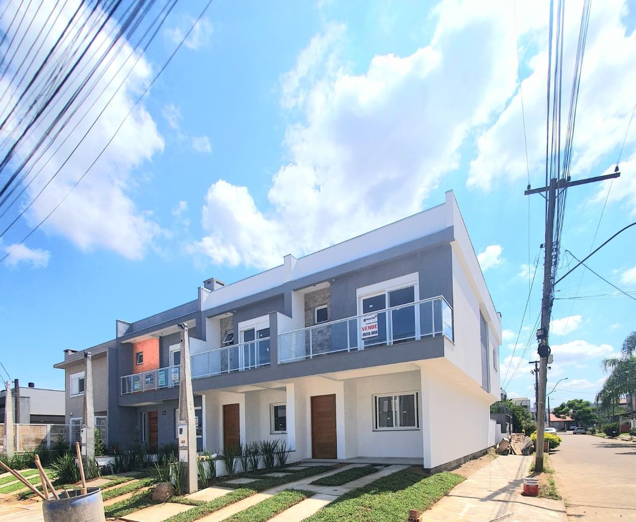 Casa à venda com 125m², 3 quartos, 1 suíte, 2 vagas no bairro Hípica em Porto Alegre