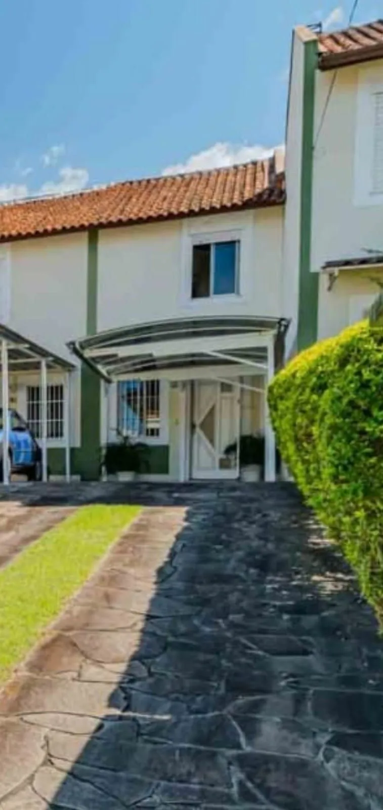 Sobrado 02 dormitórios no Residencial  Urubatan -  3 vagas frontais de estacionamento