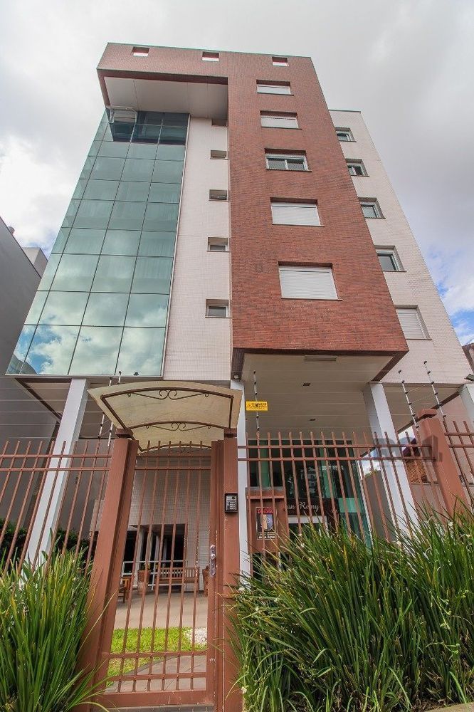 Excelente Apto com 102 m² de 3 dormitórios sendo um suíte com duas vagas no Menino Deus