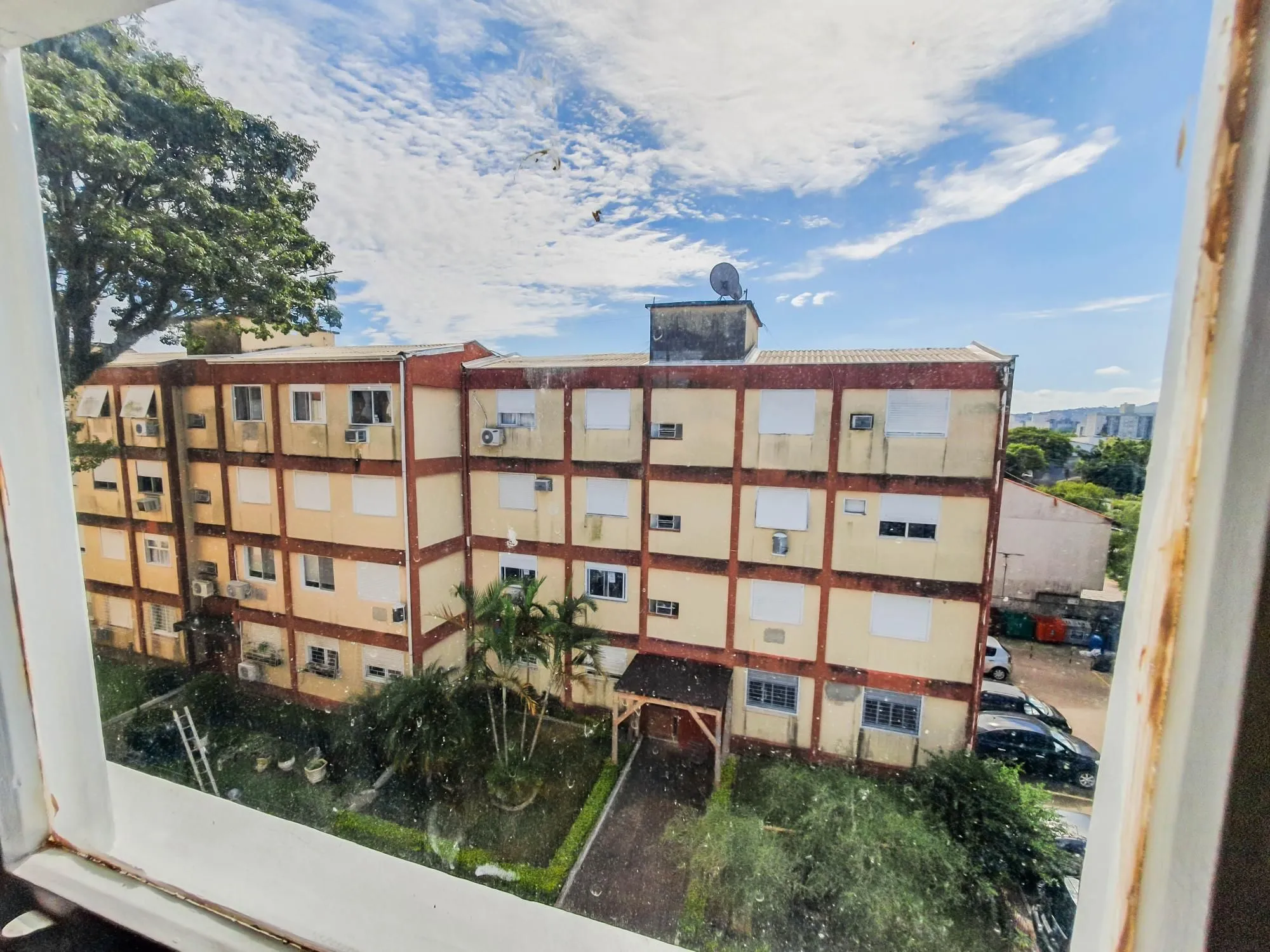 Apartamento à venda com 46m², 2 quartos, 1 vaga no bairro Camaquã em Porto Alegre