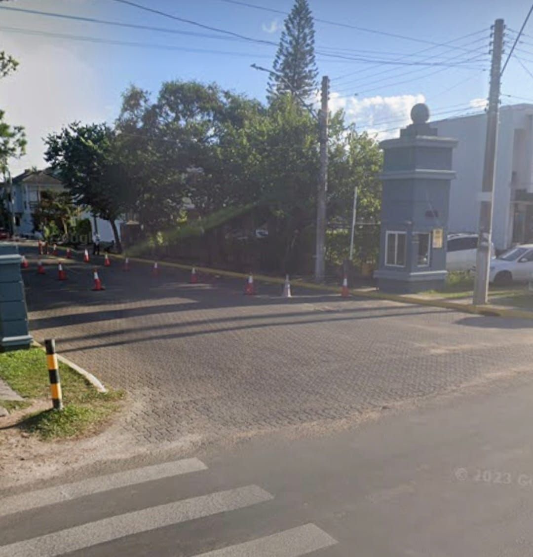 Casa à venda com 125m², 3 quartos, 1 suíte, 2 vagas no bairro Hípica em Porto Alegre