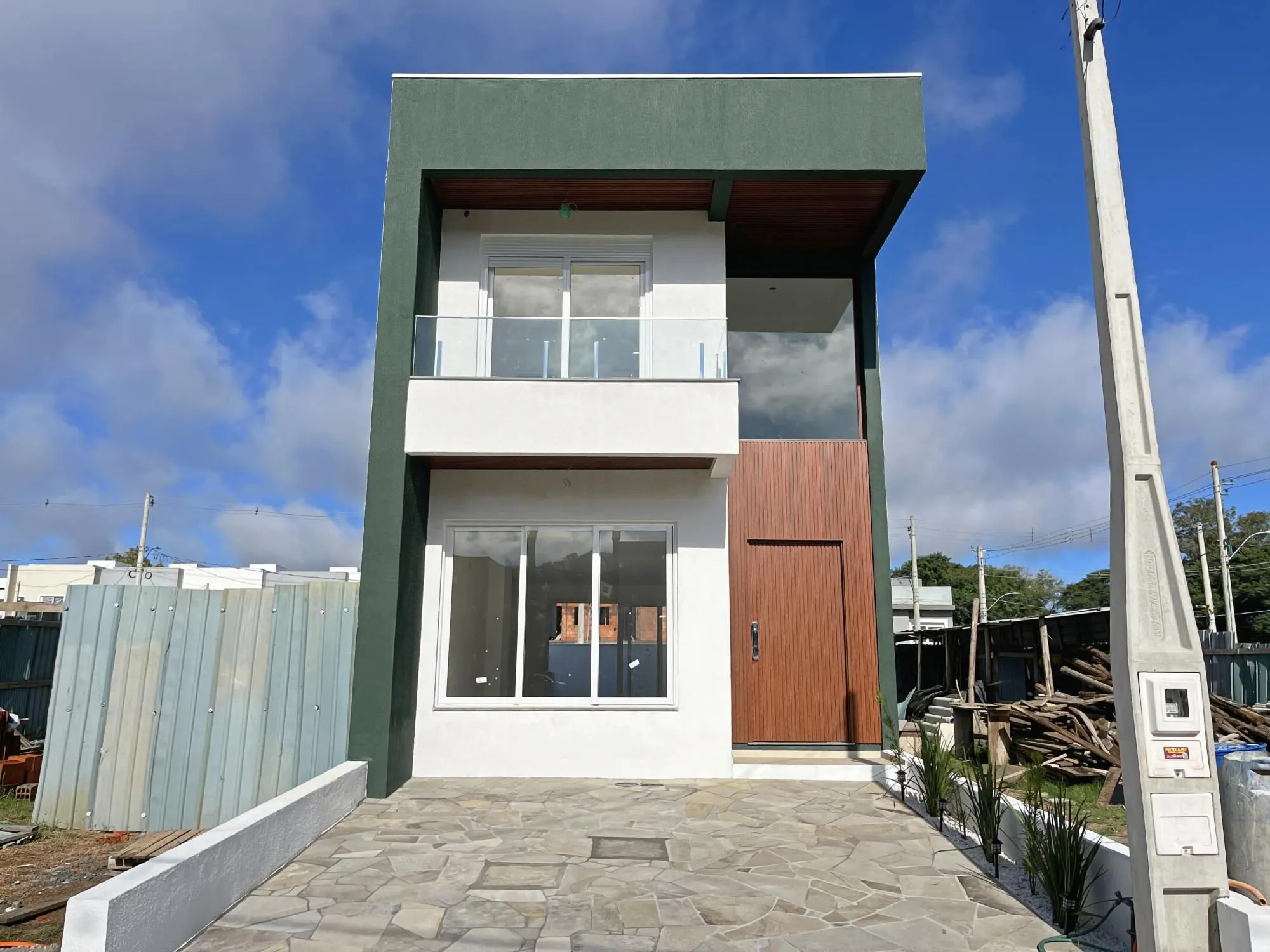 Casas condominio fechado Vila Nova -3 dormitórios sendo uma suite, pátio 60m2.2