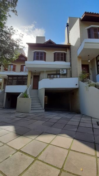 Casa de Condomínio à venda com 4 quartos, 318m² - Foto 1