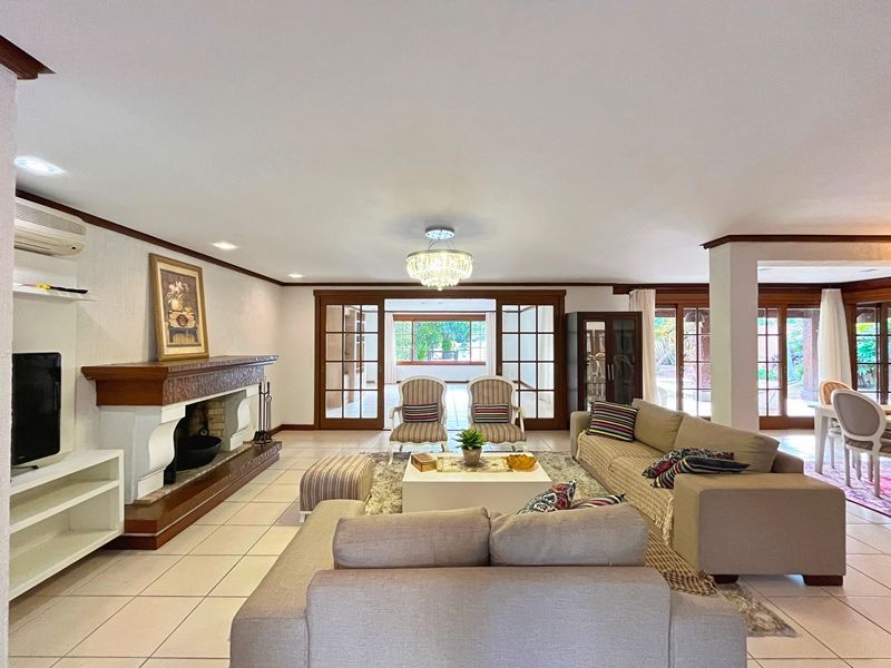 Casa de Condomínio à venda com 3 quartos, 379m² - Foto 4