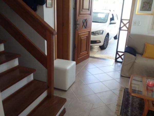 Sobrado em Ipanema, zona sul de Porto Alegre,  com 175m² - 3 dormitorios, sotão, piscina. — foto 4
