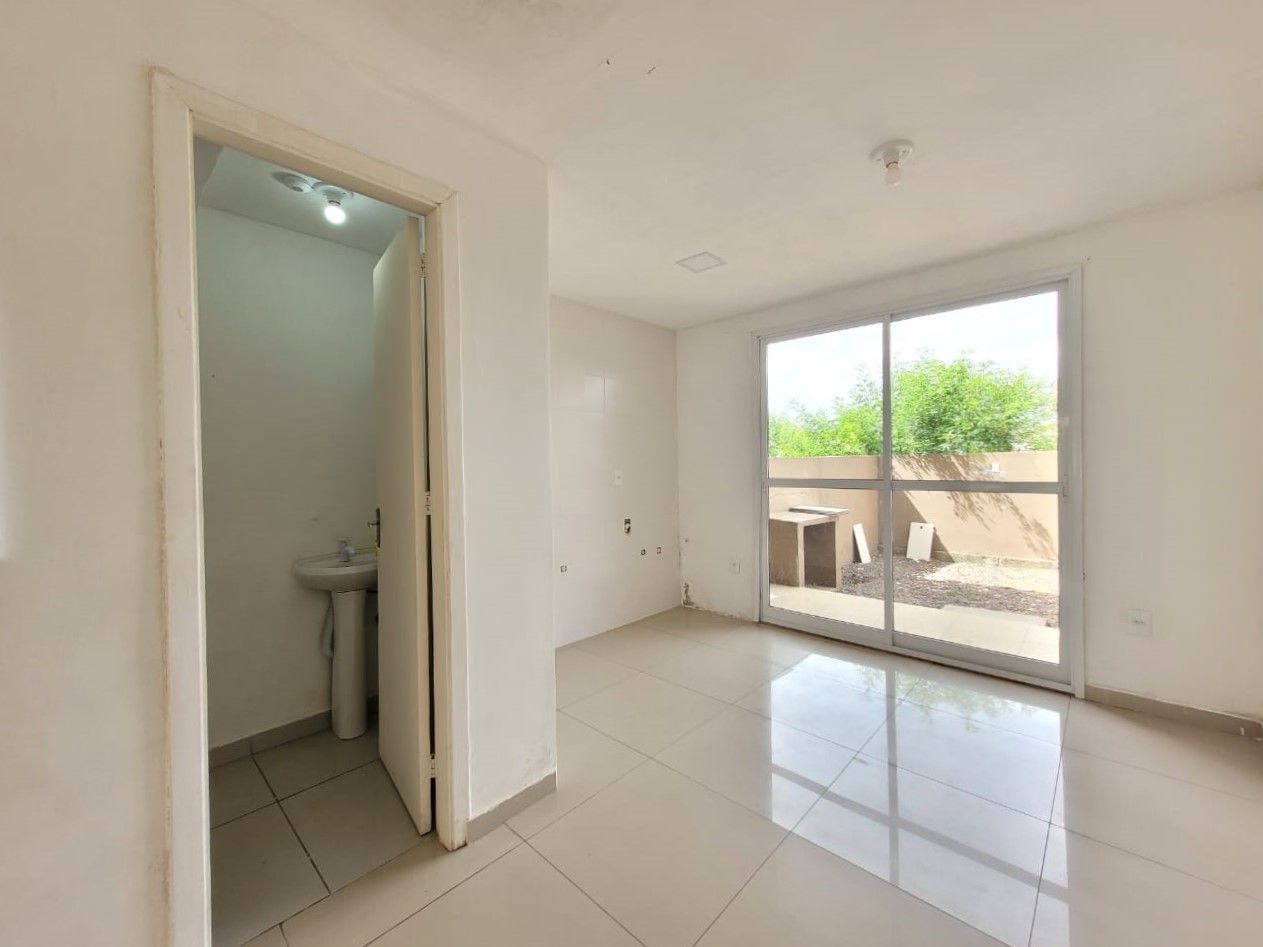 Casa 2 dormitórios, sendo 1 suíte/Hípica Boulevard
