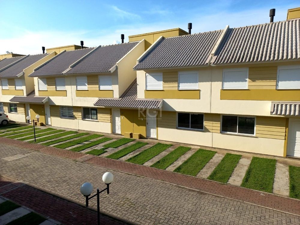 Residência 3 dormitórios sendo 1 suíte em condomínio fechado