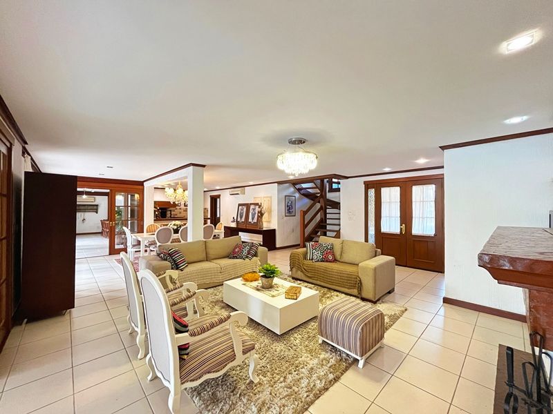 Casa de Condomínio à venda com 3 quartos, 379m² - Foto 5