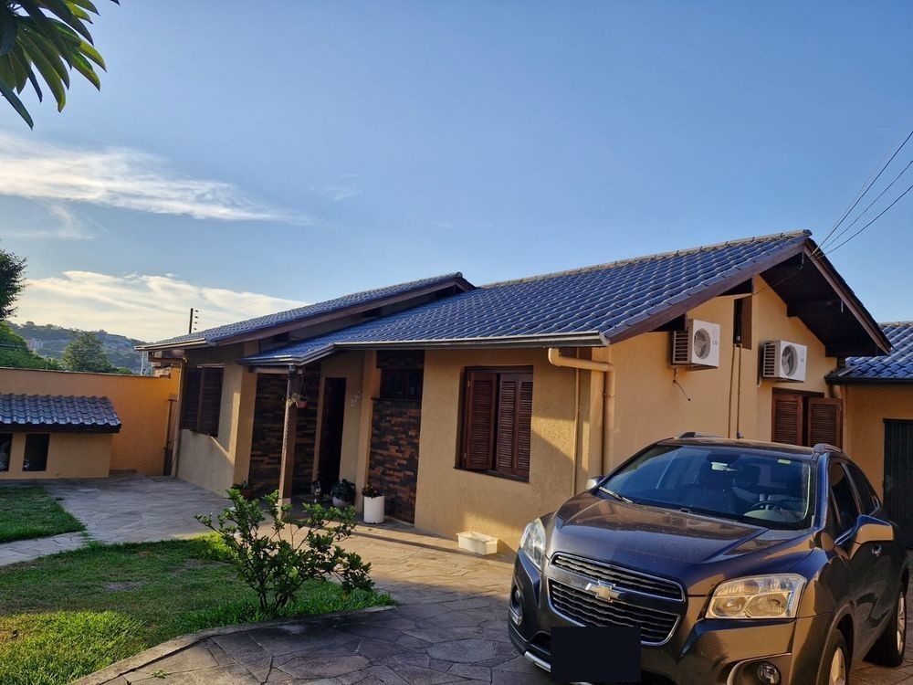 Casa 3 dormitórios no bairro Santa Tereza