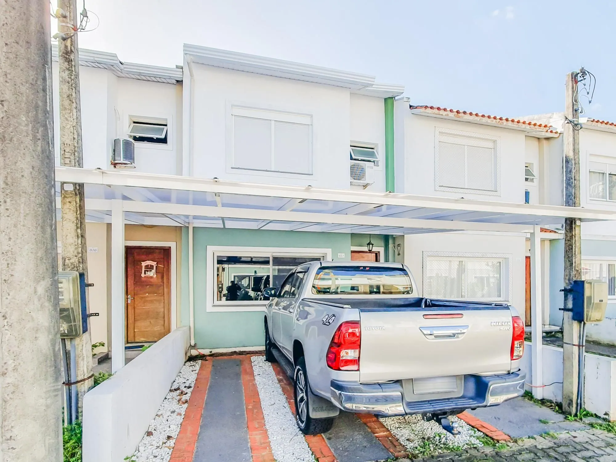 Casa de Condomínio à venda com 145m², 3 quartos, 1 suíte, 2 vagas no bairro Hípica em Porto Alegre
