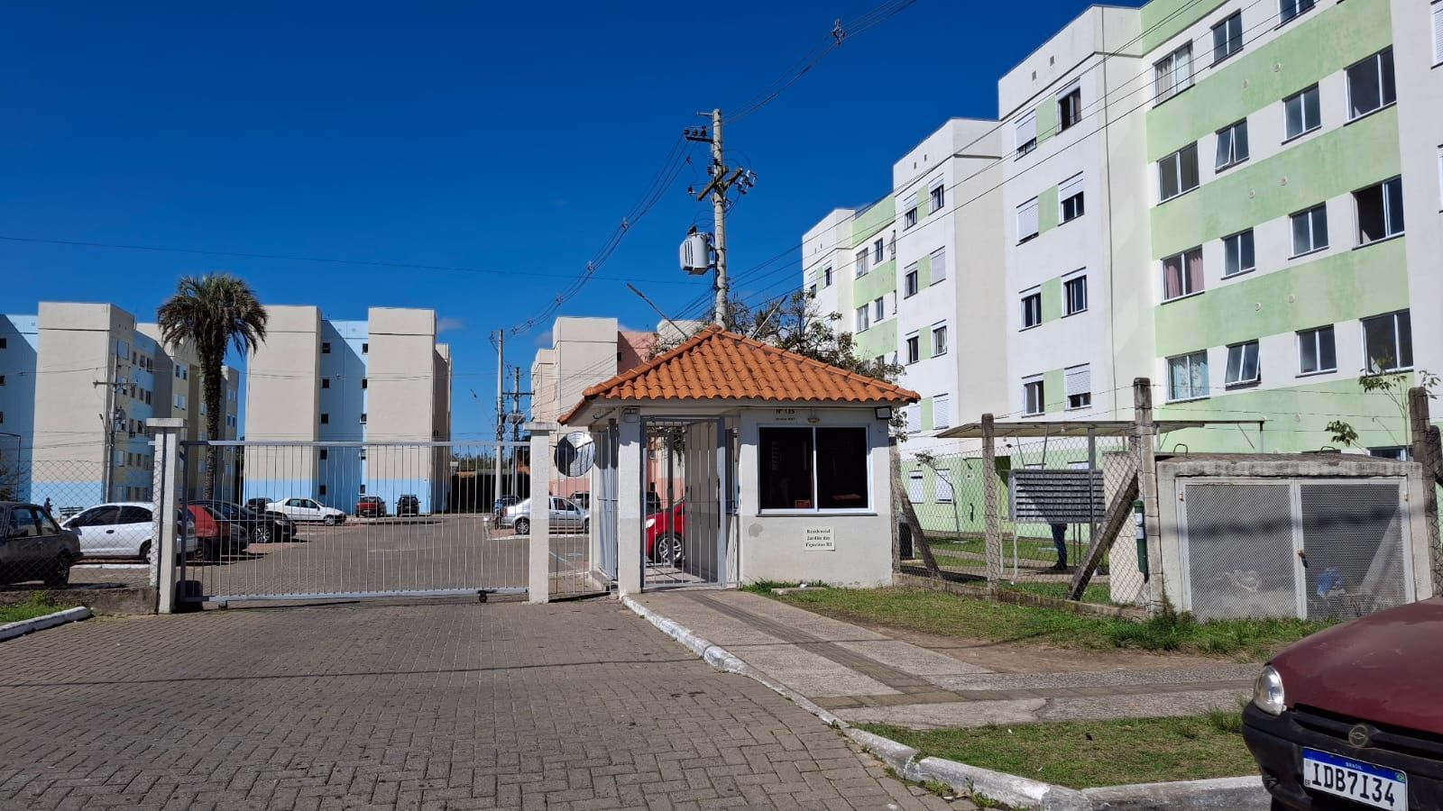 Lindo apartamento com 2 dormitórios no Bairro Chapéu do Sol.