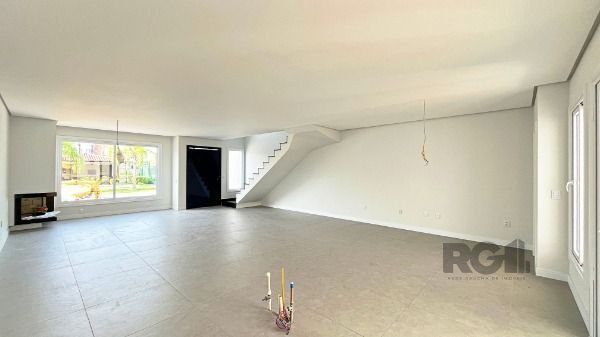 Casa de Condomínio à venda com 3 quartos, 180m², 3 suítes, 2 vagas, Rua Monsenhor Augusto Dalvit no bairro Aberta dos Morros em Porto Alegre
