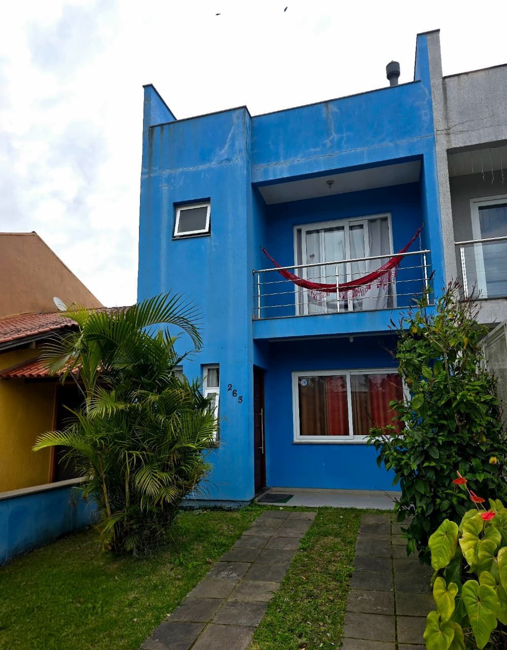 Casa 3 dormitórios no bairro Hípica
