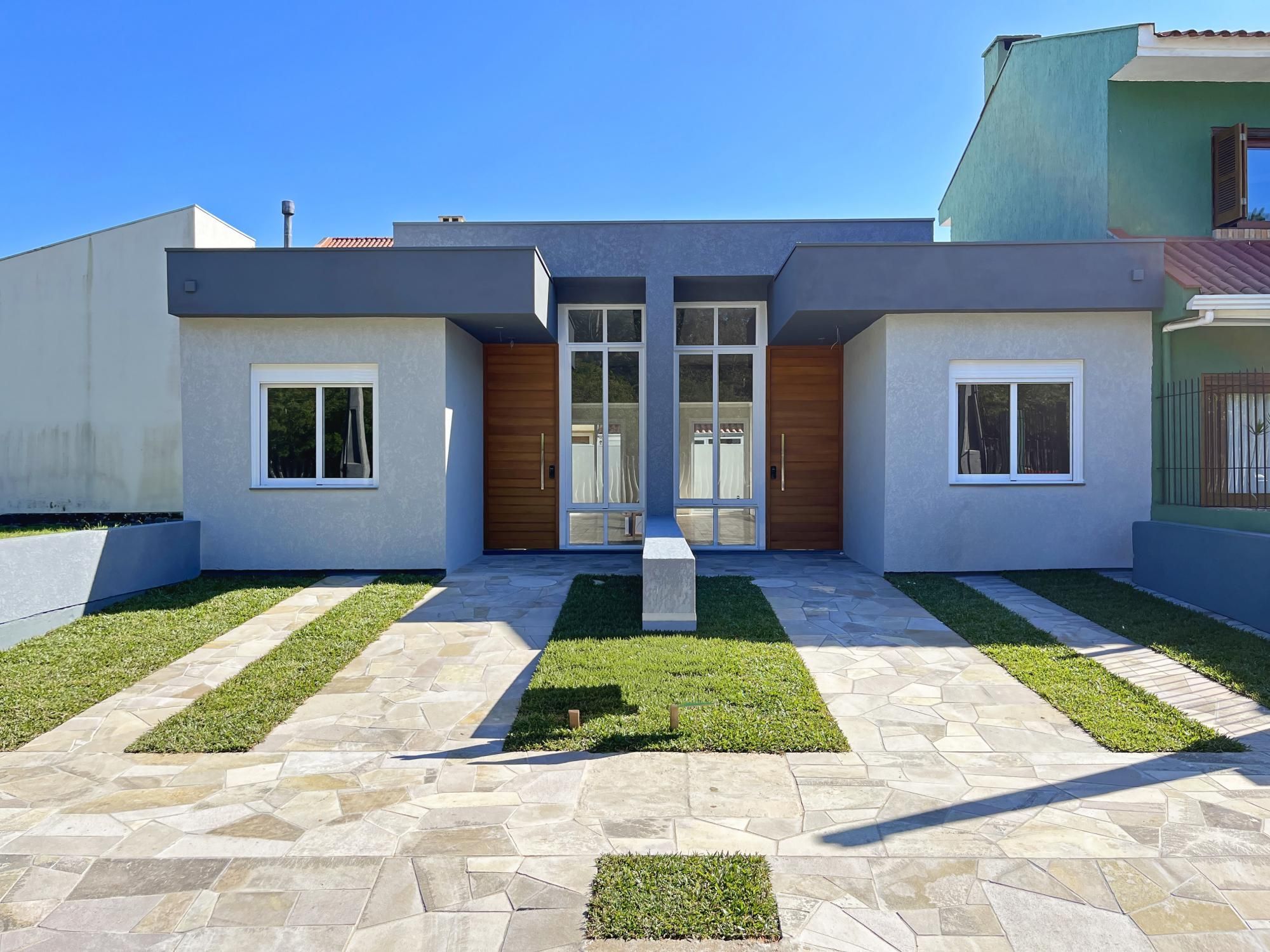 Casa à venda com 65m², 2 quartos, 1 suíte, 2 vagas no bairro Hípica em Porto Alegre