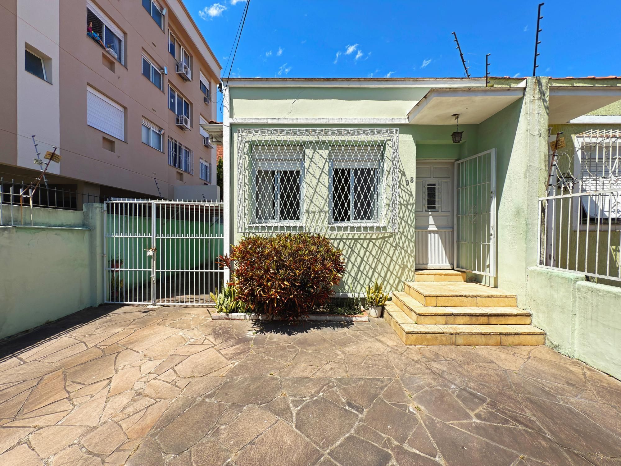 casa térrea 03 dormitórios - 128m² no Partenon