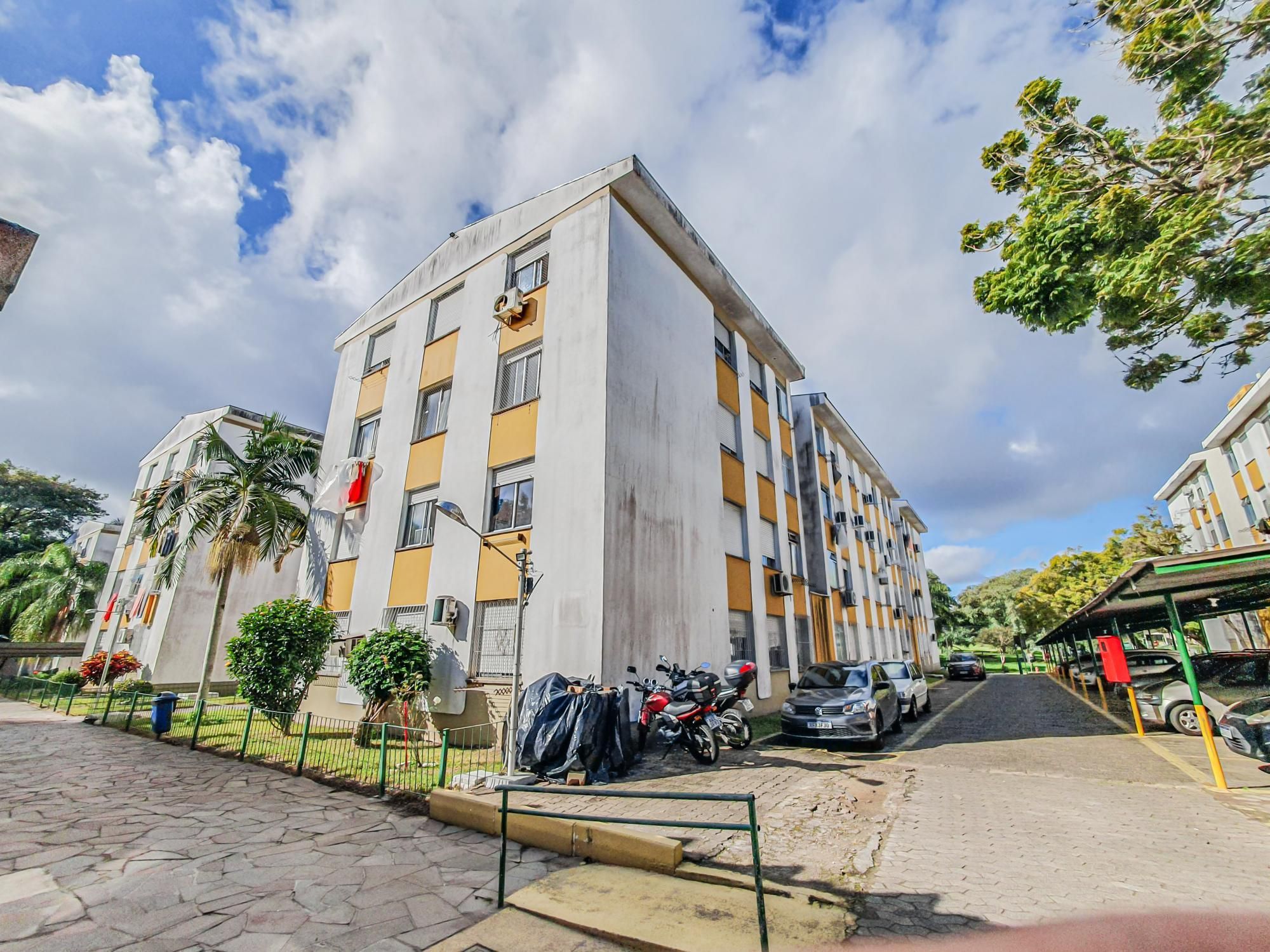Apartamento, 1 dormitório no bairro Vila Nova em Porto Alegre para Comprar