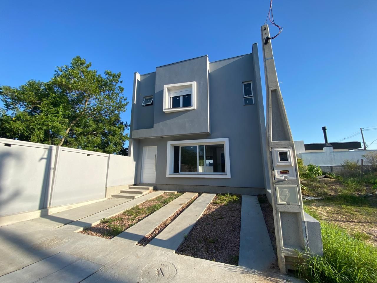 Casa em Porto Alegre, no bairro Hípica, com 4 dormitório(s), e 4 banheiros, à venda.