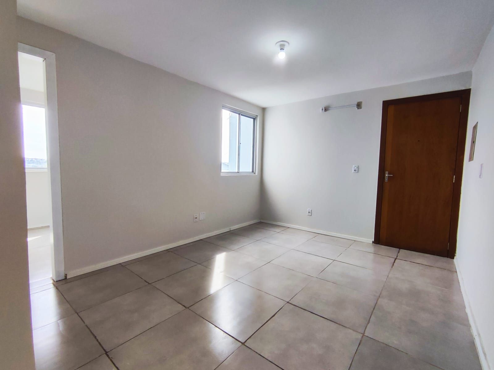 Apartamento à venda com 38m², 2 quartos, 1 vaga no bairro Vila Nova em Porto Alegre