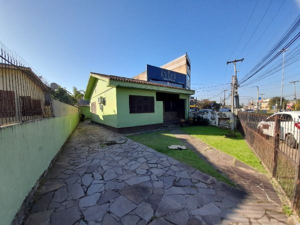 Casa à venda com 140m², 2 quartos, 2 vagas no bairro Hípica em Porto Alegre