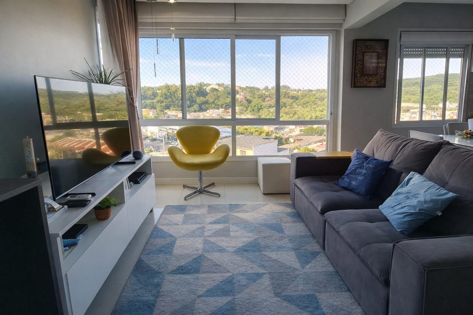 Apartamento, 3 dormitórios no bairro Cavalhada em Porto Alegre para Comprar