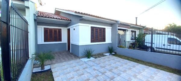 Casa com 58m², 3 dormitórios no bairro Hípica em Porto Alegre para Comprar