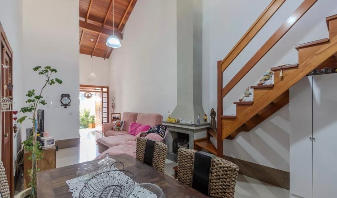 Casa  3 dormitórios, sendo 2 suites no Residencial Hipica Boulevard - zona sul de Porto Alegre.
