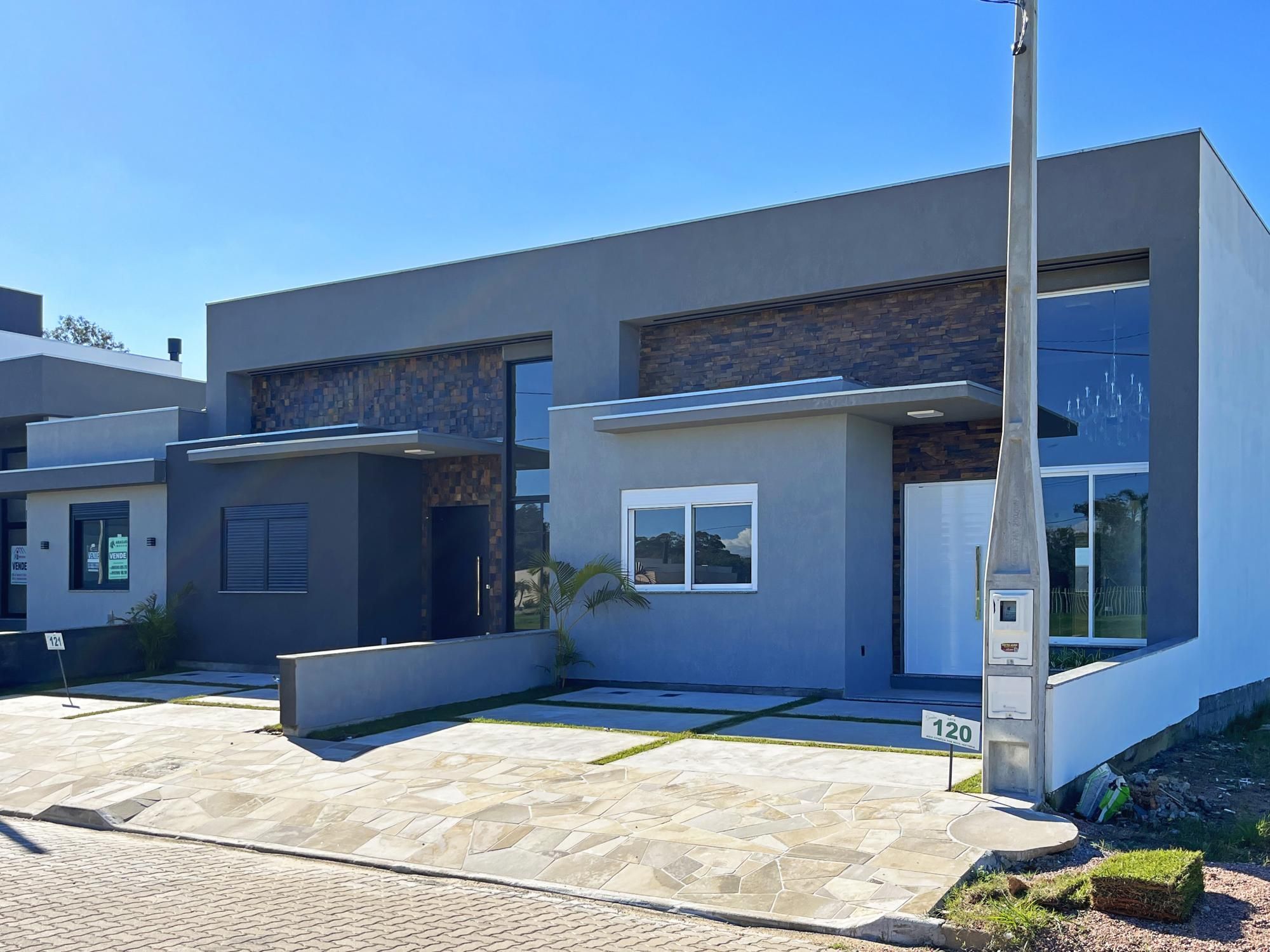 Casa de Condomínio à venda com 95m², 3 quartos, 1 suíte, 2 vagas no bairro Hípica em Porto Alegre