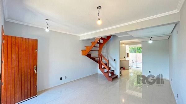 Casa à venda com 3 quartos, 106m² - Foto 4