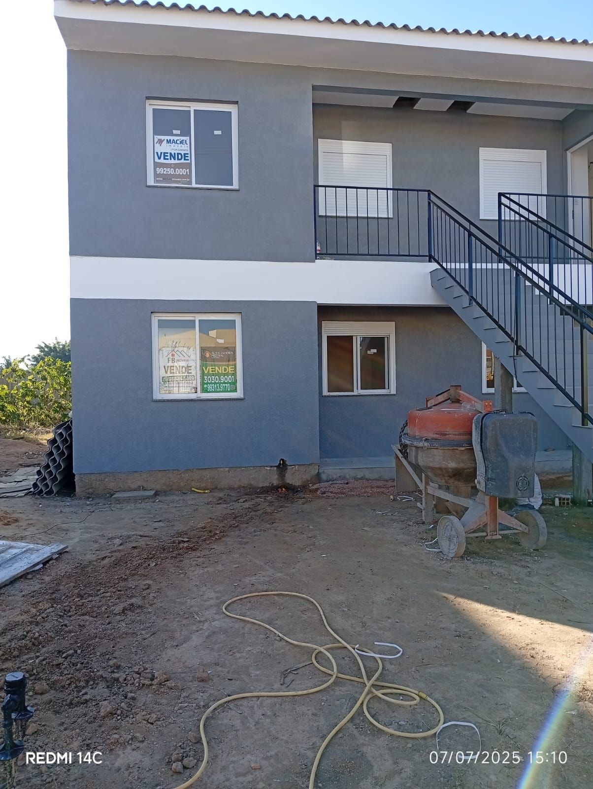 Casa 2 dormitórios no bairro Hípica