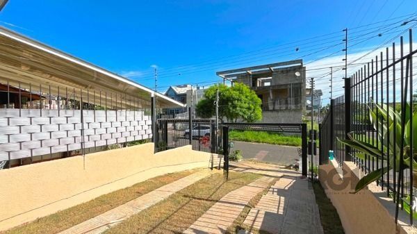 Casa à venda com 3 quartos, 106m² - Foto 2