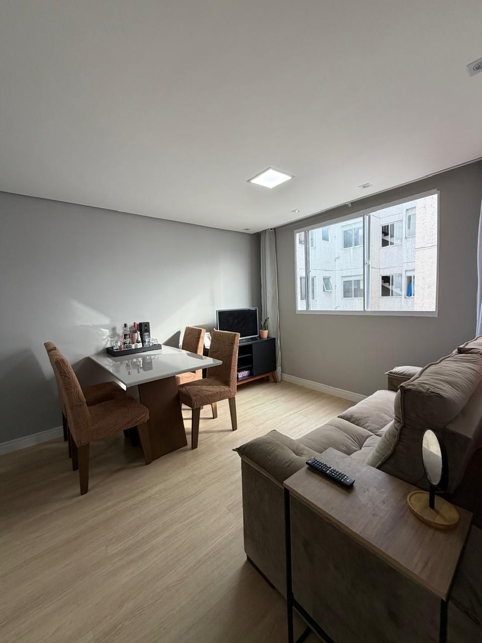 Lindo Apê de 2 Quartos Reformado e Mobiliado – Pronto para Morar! — foto 3