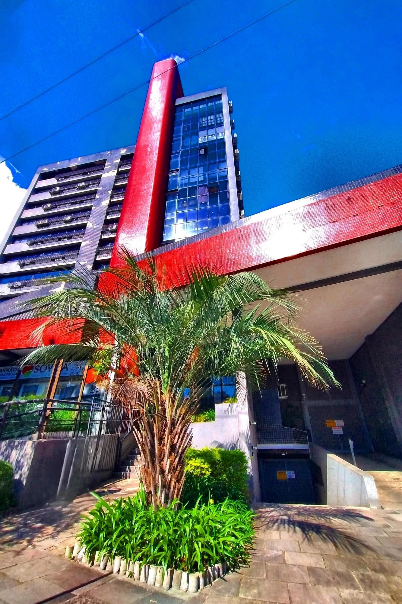 Conjunto comercial ensolarado no Petrópolis | 24,7 m² | Elevador