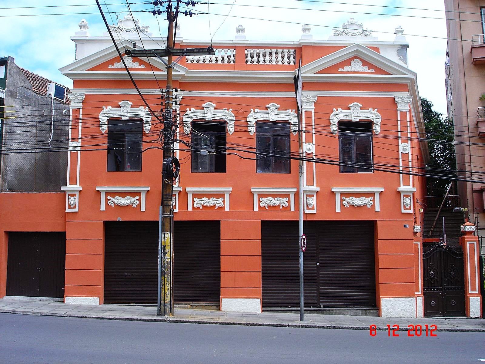 Prédio comercial charmoso com arquitetura diferenciada à venda