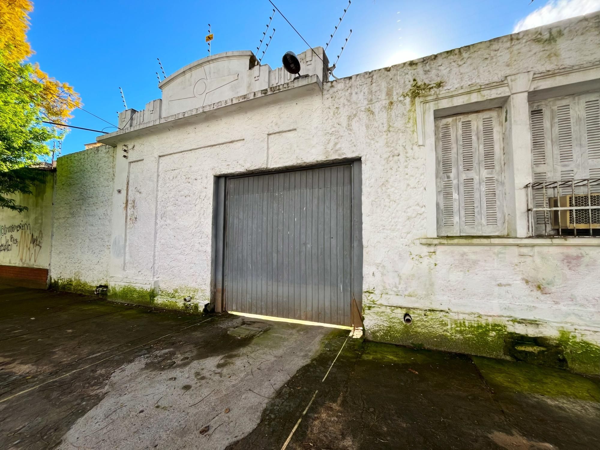 Ponto Comercial com Pátio para 14 Vagas em Local de Alto Fluxo