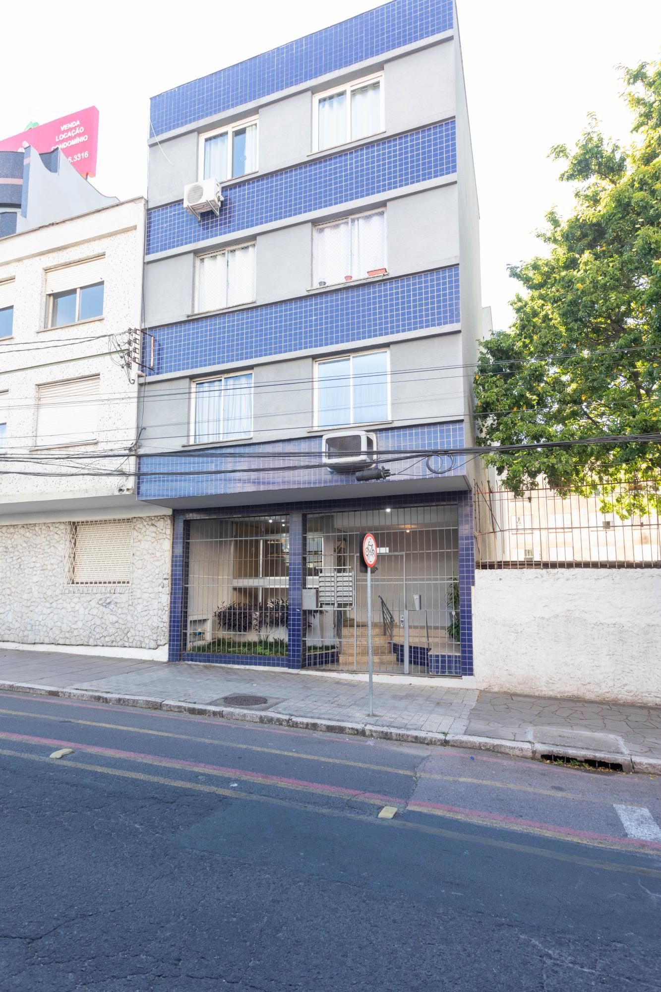 Apartamento Garden de dois dormitório Reformado passos da Redenção.