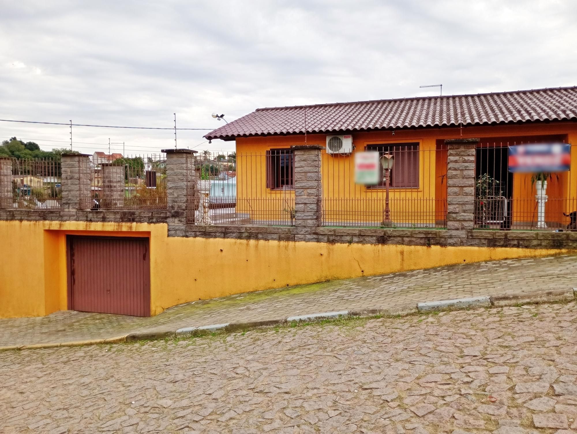 Casa à venda com 3 quartos, 81m² - Foto 1