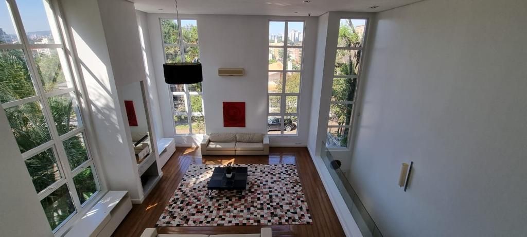 Casa com 3 suítes e piscina no Boa Vista