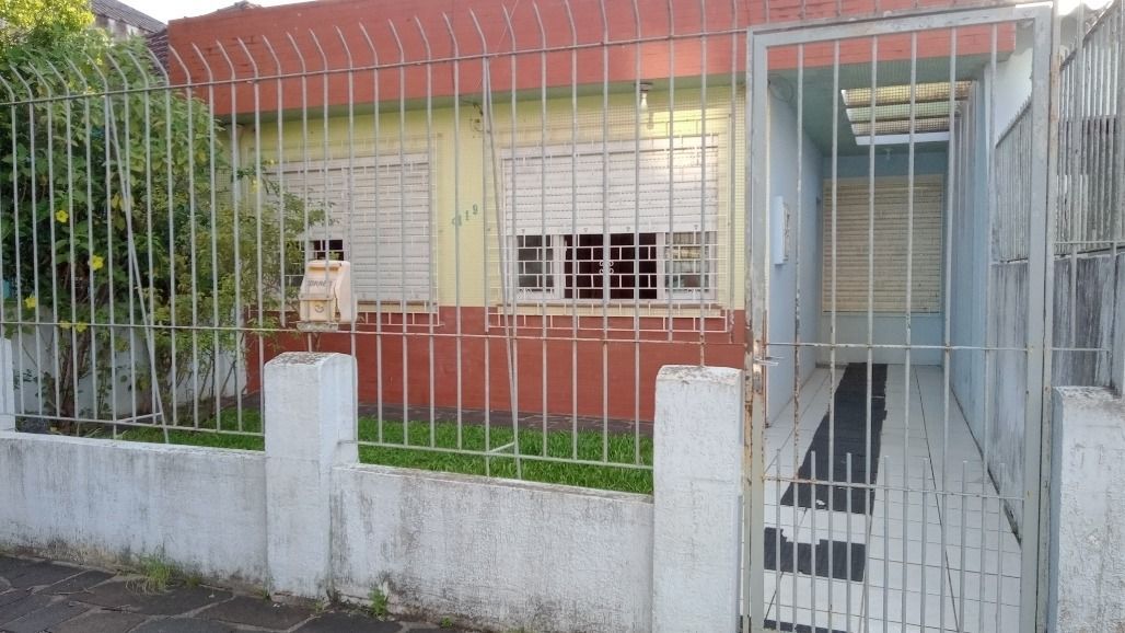 Casa à venda com 3 quartos, 180m² - Foto 1