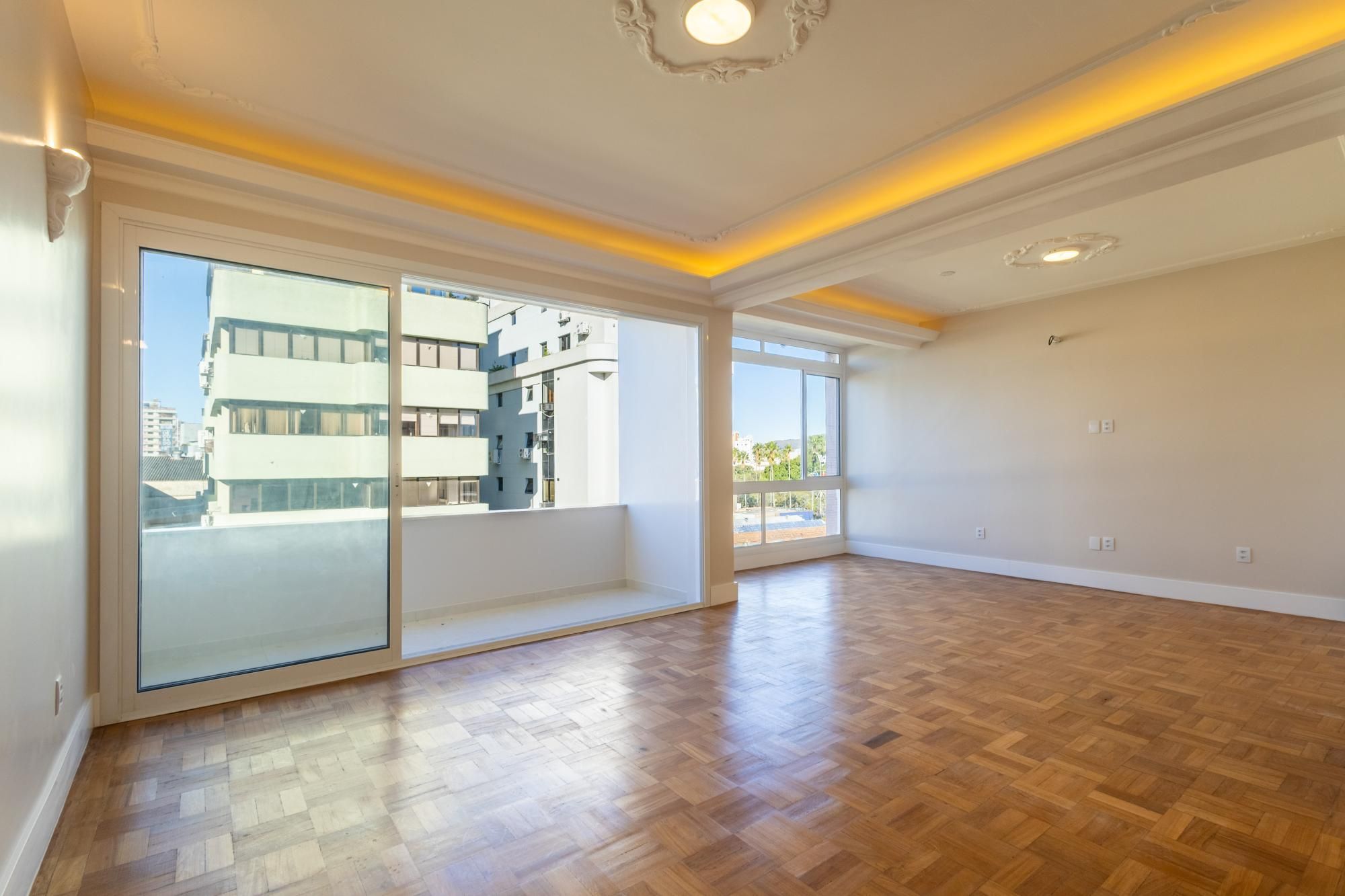 Apartamento, 3 dormitórios no bairro Bom Fim em Porto Alegre para Comprar