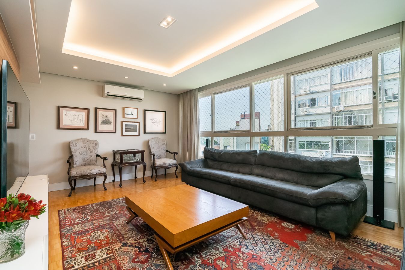 Apartamento à venda com 141m², 3 quartos, 1 suíte, 1 vaga no bairro Moinhos de Vento em Porto Alegre
