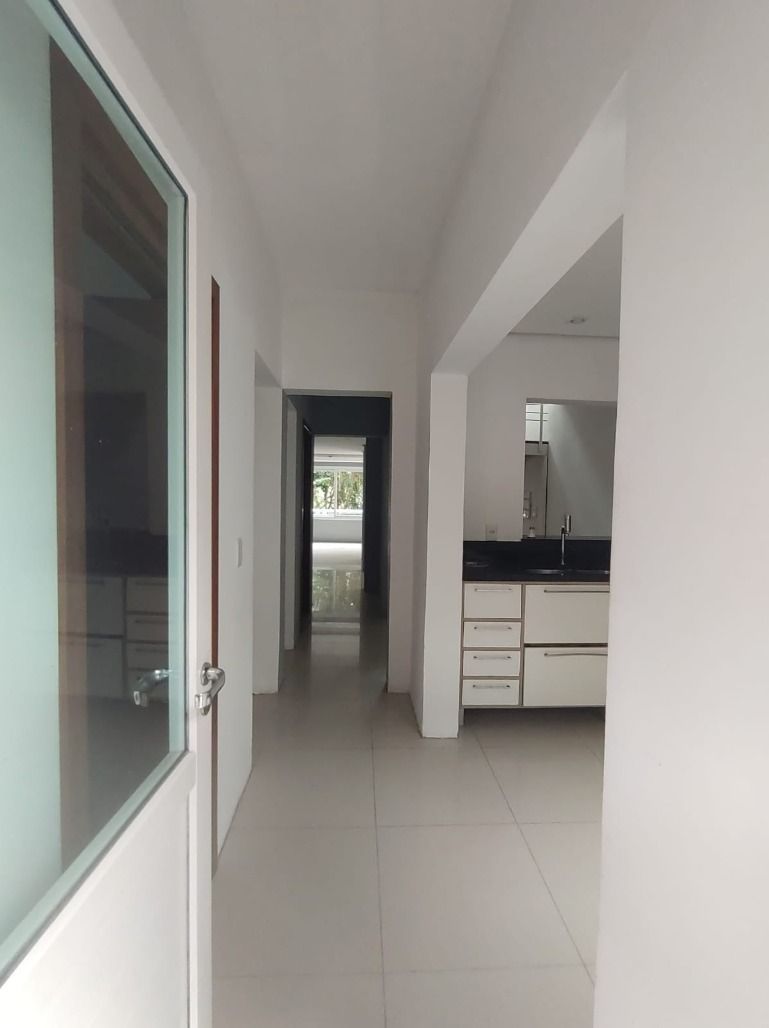 Casa à venda com 3 quartos, 222m² - Foto 11