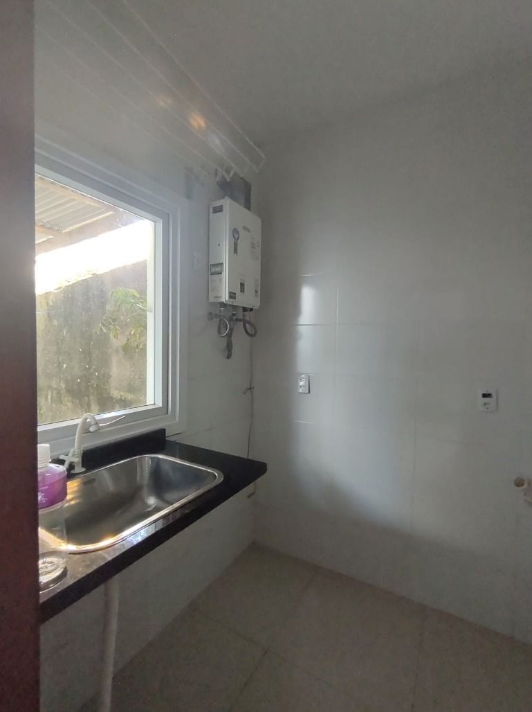 Casa à venda com 3 quartos, 223m² - Foto 3