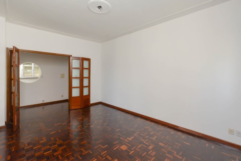 Apartamento à venda com 3 quartos, 138m² - Foto 7