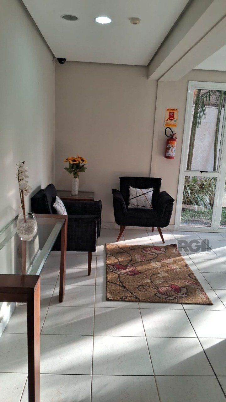 Apartamento à venda com 57m², 2 quartos, 1 suíte, 1 vaga no bairro Azenha em Porto Alegre