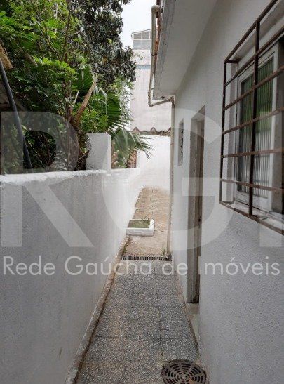 Casa à venda com 2 quartos, 64m² - Foto 2