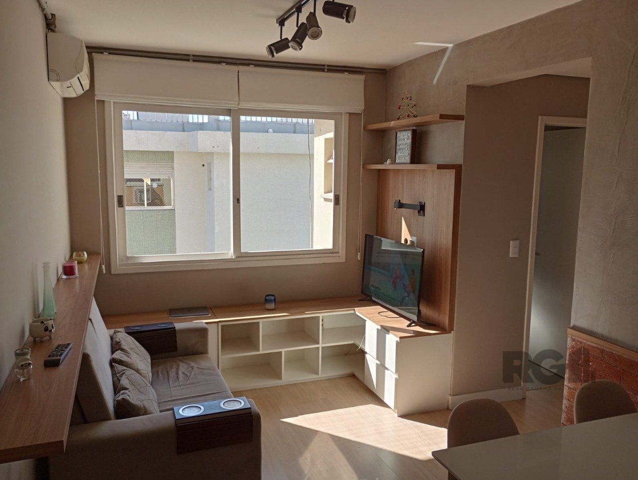 Apartamento à venda com 2 quartos, 69m² - Foto 2