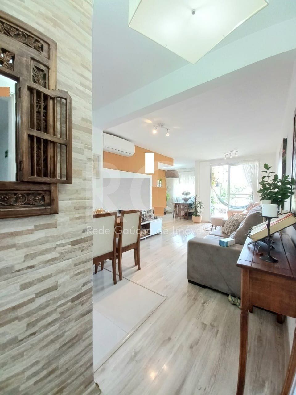 Apartamento à venda com 76m², 3 quartos, 1 suíte, 1 vaga no bairro Morro Santana em Porto Alegre
