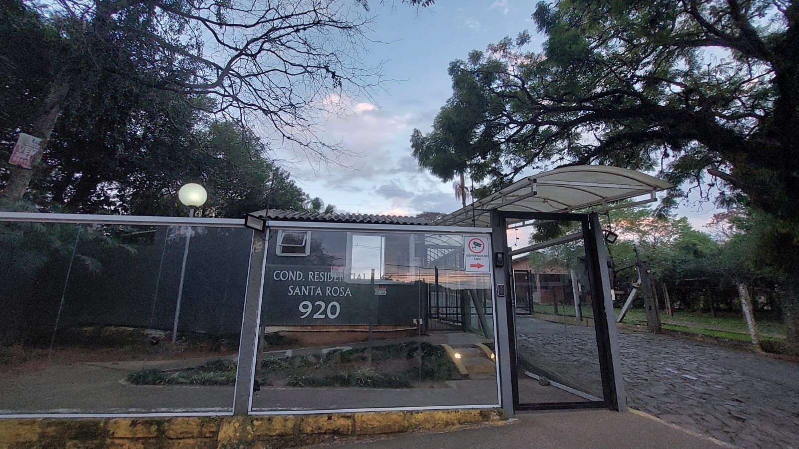 Apartamento à venda com 43m², 2 quartos, 1 vaga no bairro Vila Nova em Porto Alegre